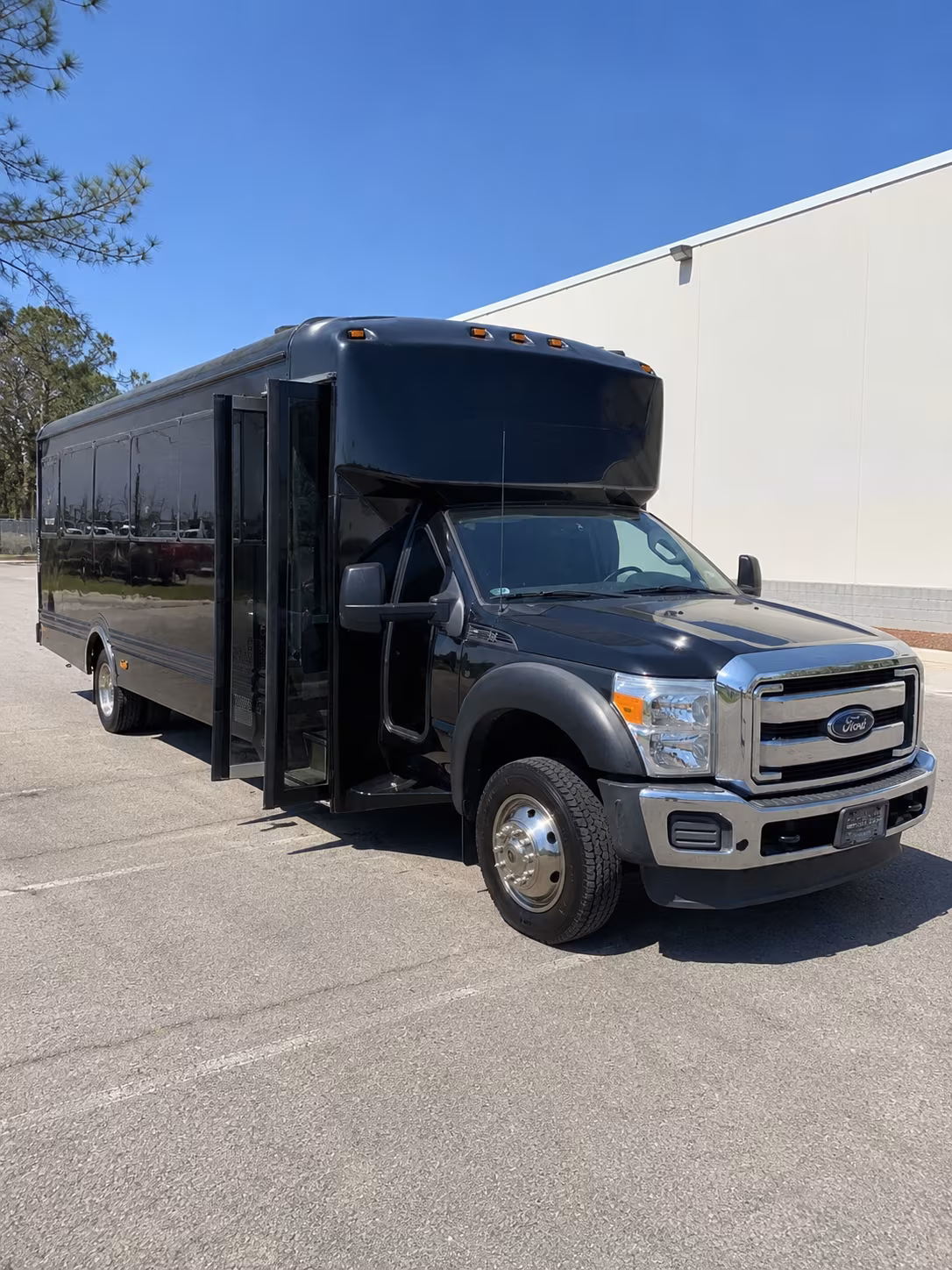 Manhattan Birthday, Sweet 16, & Quinceañera Transportation party bus exterior